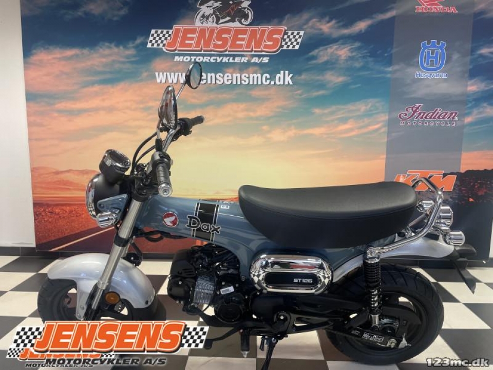 Honda ST 125 Dax