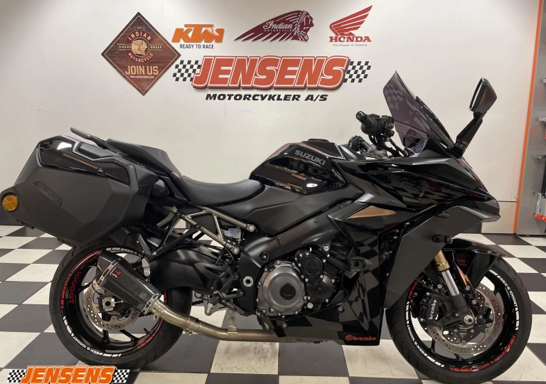 Suzuki GSXS 1000 GT
